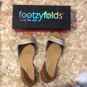 Footzyfolds sandals